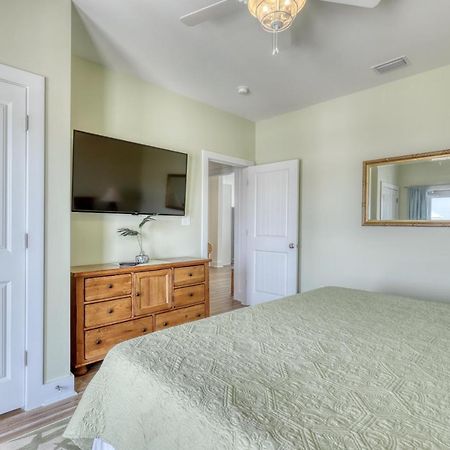 Salty Seahorse - Waterfront! Pet Friendly! Game Room, Pool Table, Beautiful Views - Room For The Whole Family Home Dauphin Island Buitenkant foto