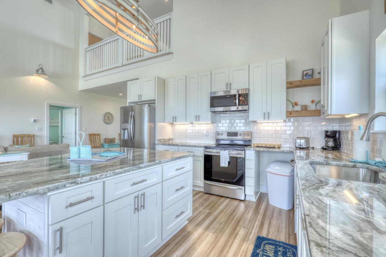 Salty Seahorse - Waterfront! Pet Friendly! Game Room, Pool Table, Beautiful Views - Room For The Whole Family Home Dauphin Island Buitenkant foto