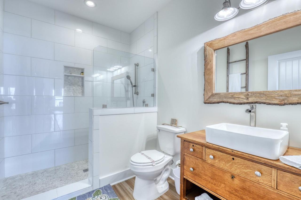 Salty Seahorse - Waterfront! Pet Friendly! Game Room, Pool Table, Beautiful Views - Room For The Whole Family Home Dauphin Island Buitenkant foto