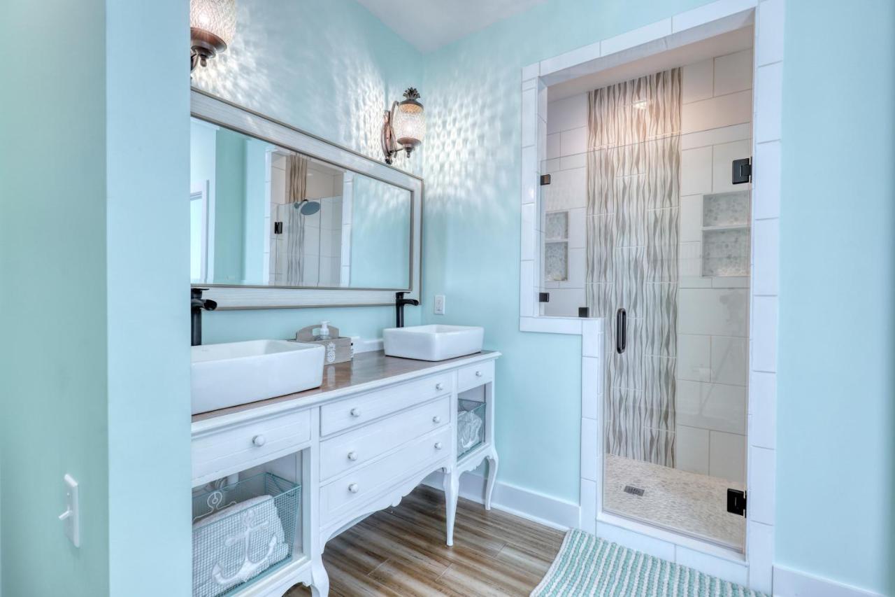 Salty Seahorse - Waterfront! Pet Friendly! Game Room, Pool Table, Beautiful Views - Room For The Whole Family Home Dauphin Island Buitenkant foto